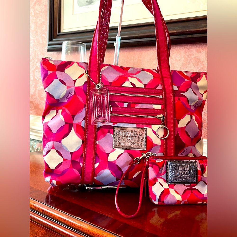 Coach Poppy Satchel w/ Matching Wristlet & Original Coach Tags. 2 pieces